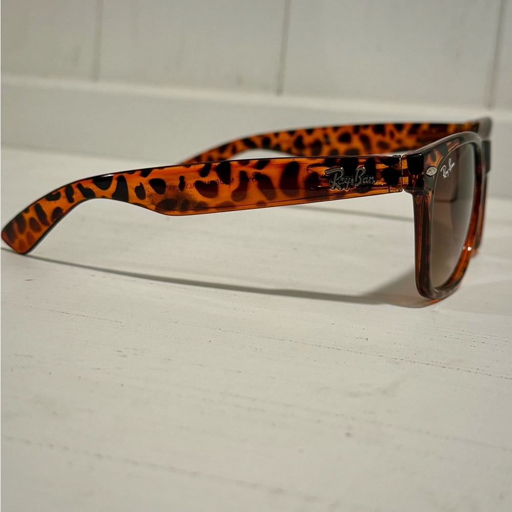 Ray Ban Wayfarer Ease Sunglasses